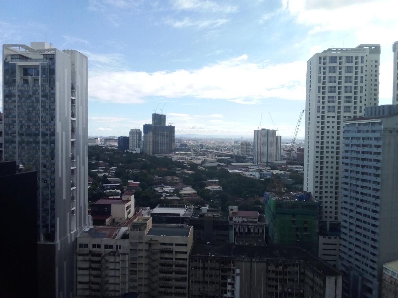 Kl Tower Makati Apartments By Ph Staycation Манила Экстерьер фото