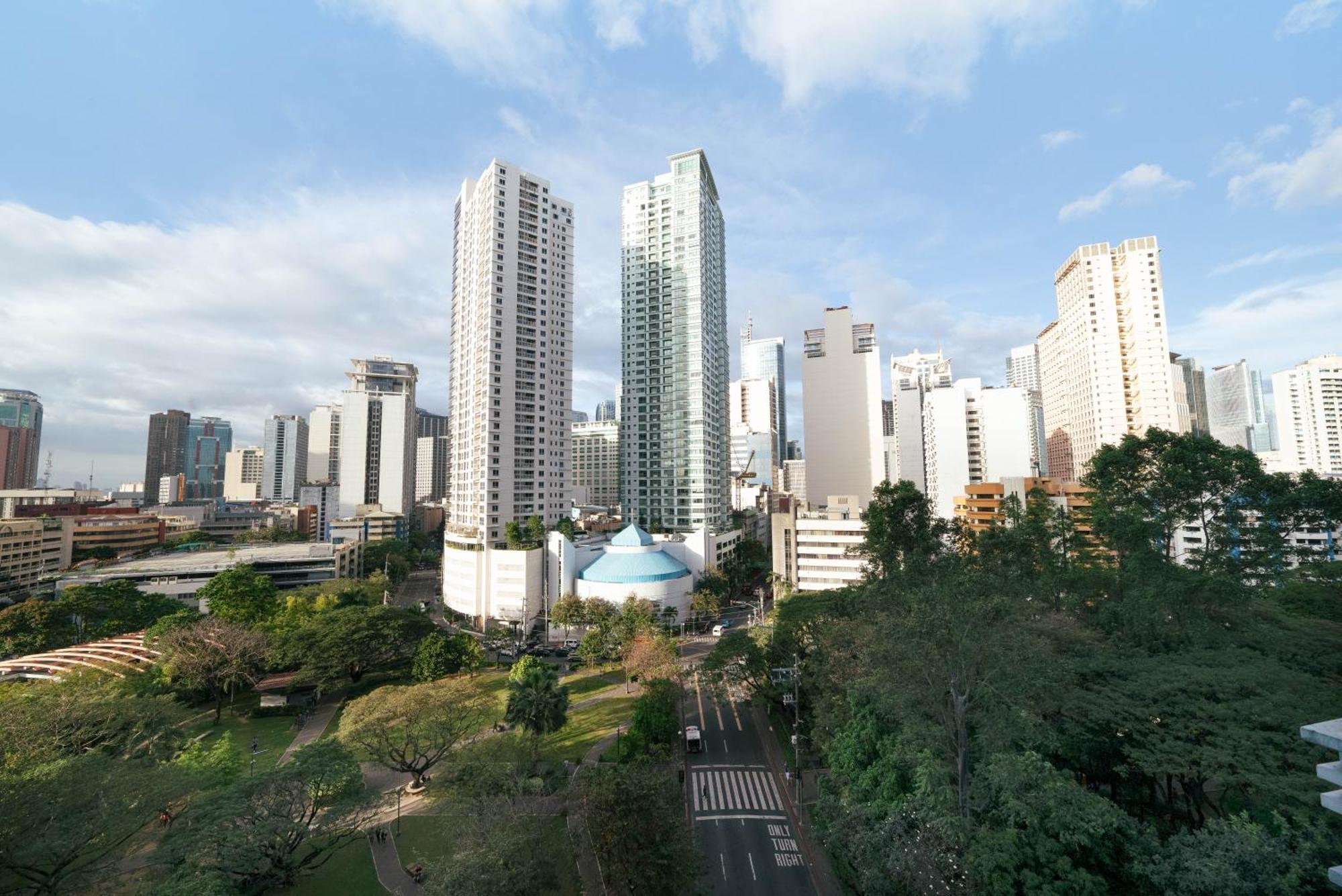 Kl Tower Makati Apartments By Ph Staycation Манила Экстерьер фото